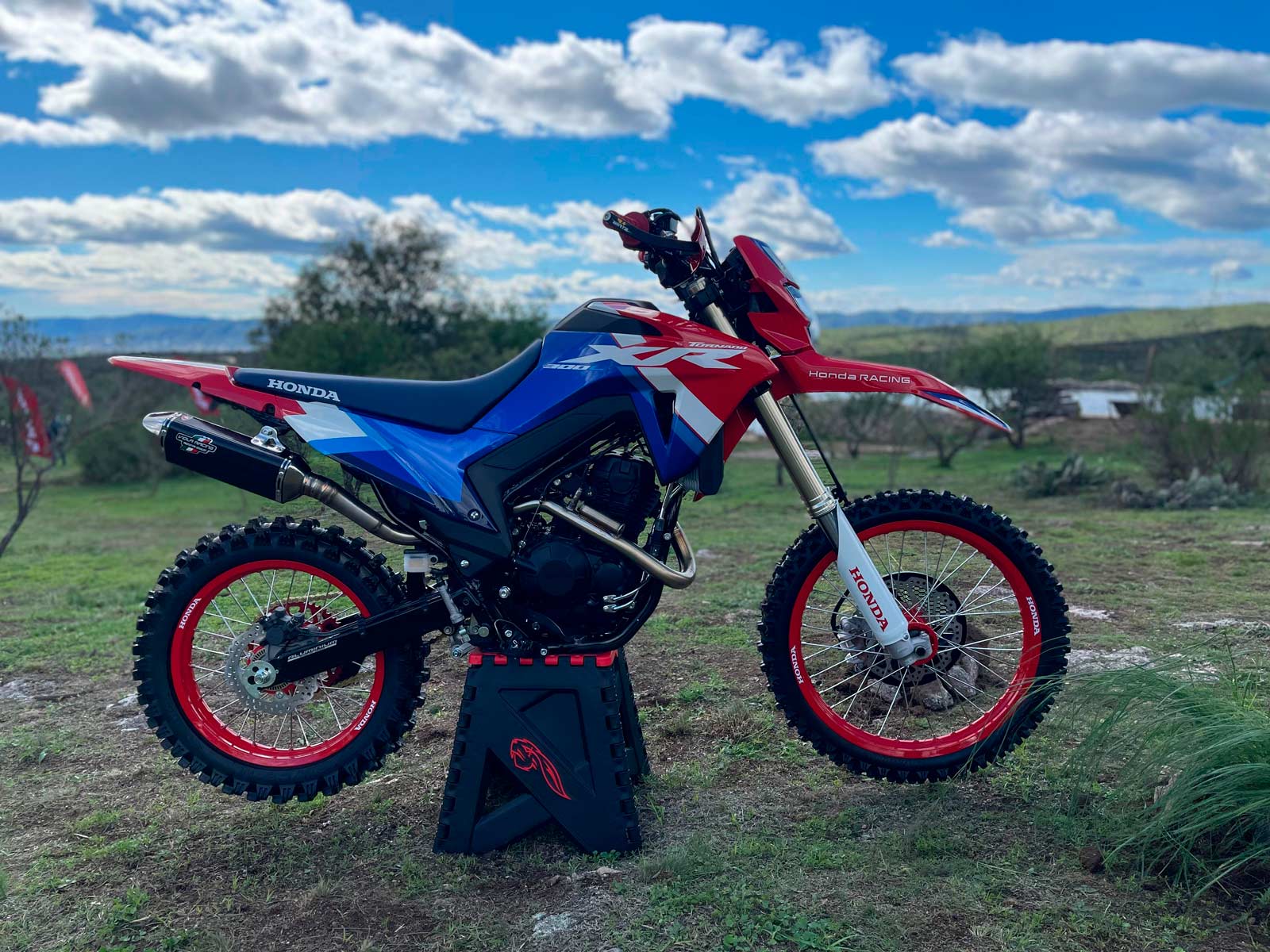 Honda Tornado 300
